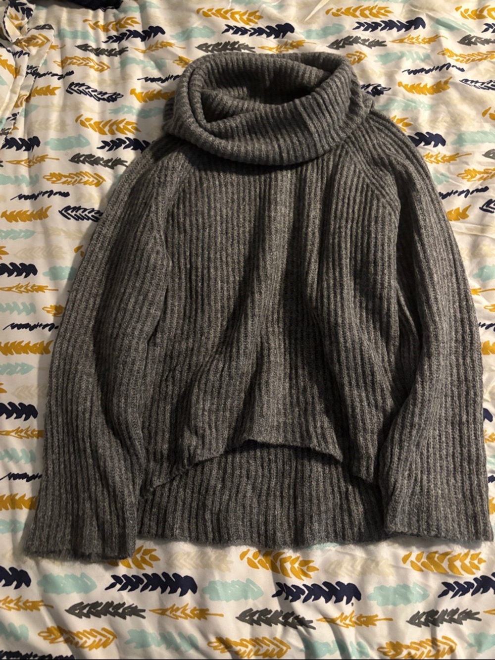 Cozy Ribbed Turtleneck Sweater - Gray